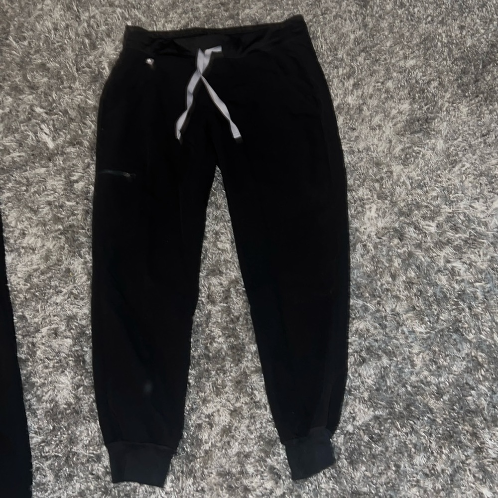 Black Fig joggers size S/P